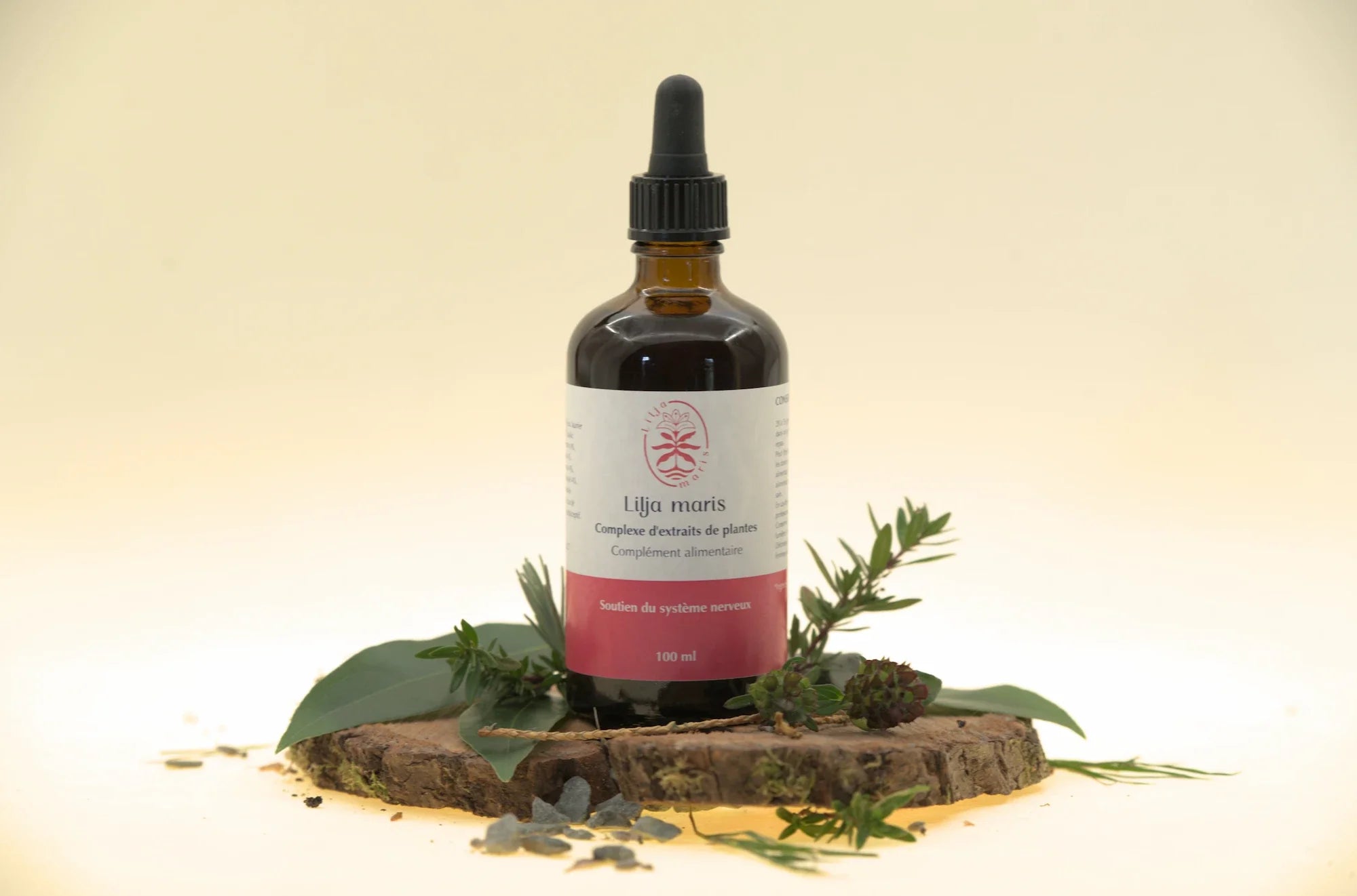 Flacon d'extrait de plantes artisanal Lilja Maris – complexe soutien du système nerveux, 100ml.